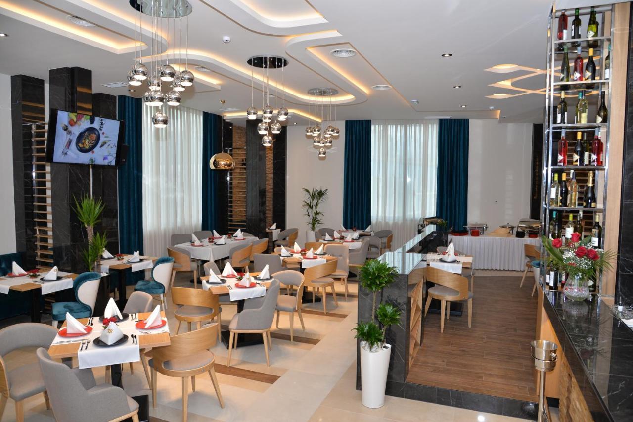 איווניצה Hotel Prezident מראה חיצוני תמונה