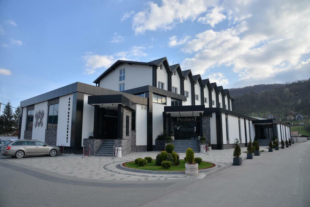 איווניצה Hotel Prezident מראה חיצוני תמונה